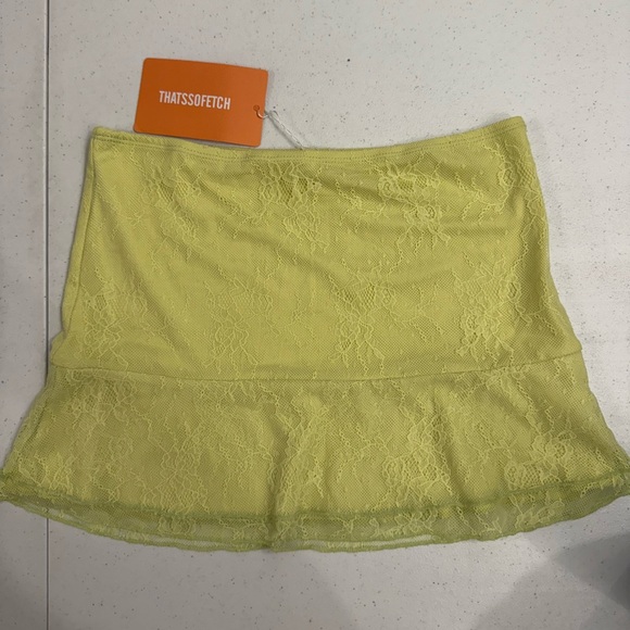 THAT’S SO FETCH
Mollina Skirt Lime
AU 6 / US 6 - Picture 1 of 3